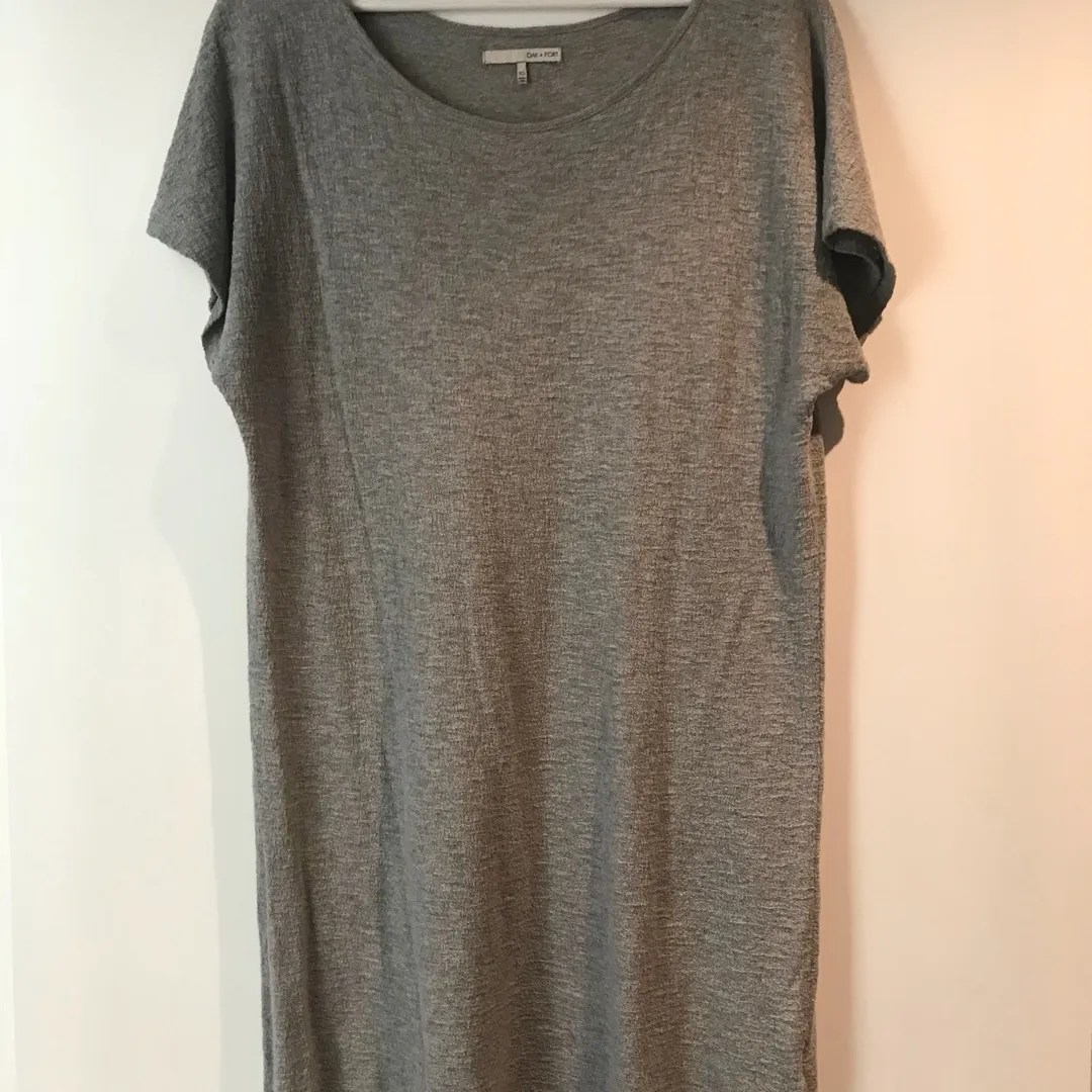 Oak And Fort Grey Dress In Size Small photo 1