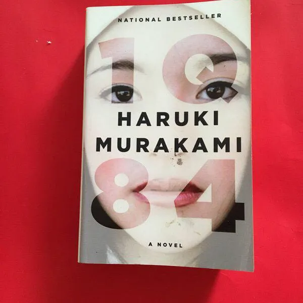 Haruki Murakami IQ84 photo 1