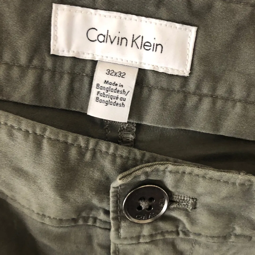 Calvin Klein Pants Size 32 Waist 32 Length Khakis photo 1