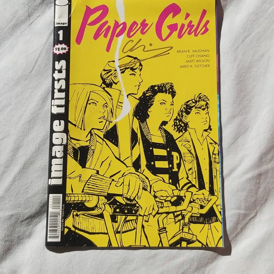 Paper Girls #1 - signed photo 1