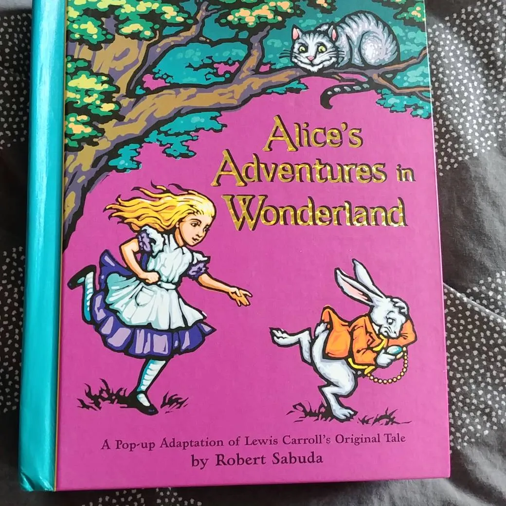 Alice In Wonderland Pop-up Book photo 1