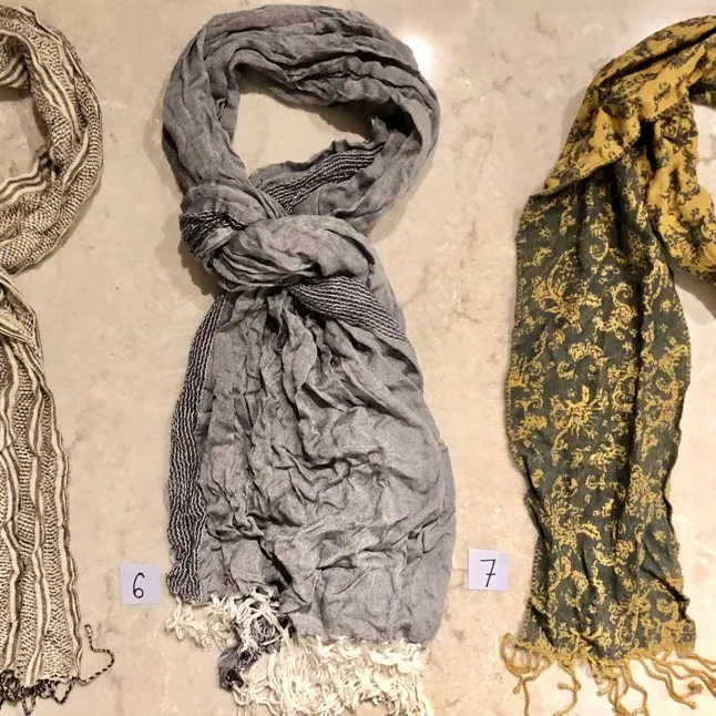 A HUGE SELECTION OF DESIGNER UNISEX SCARVES! LIKE NEW CONDITION photo 3