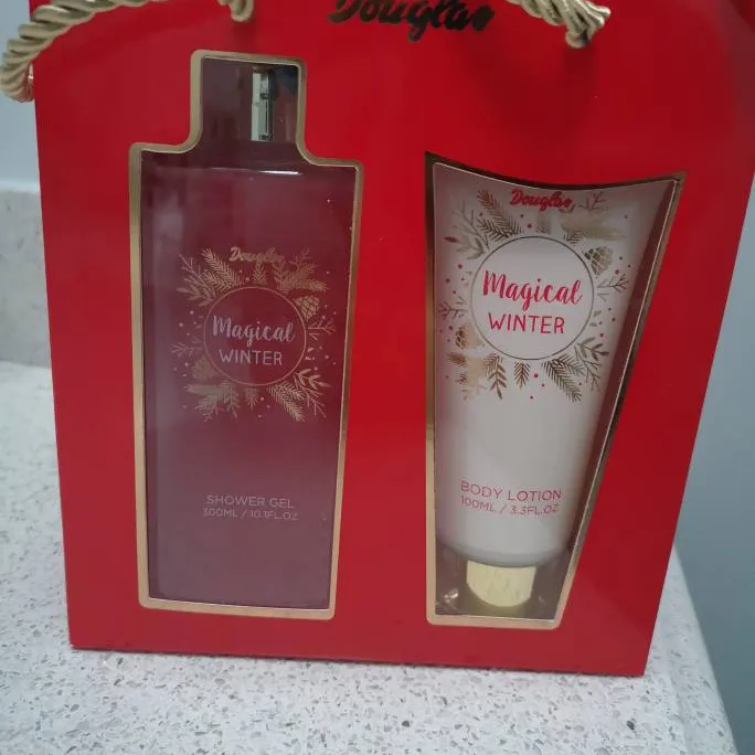Shower Gel And Body Lotion photo 1