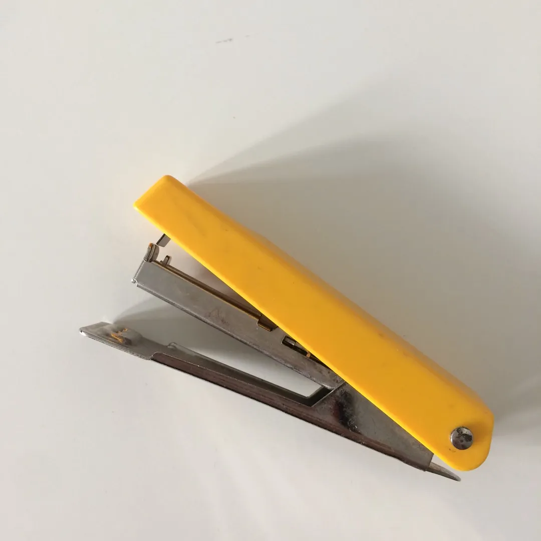 🆓 Free stapler photo 1