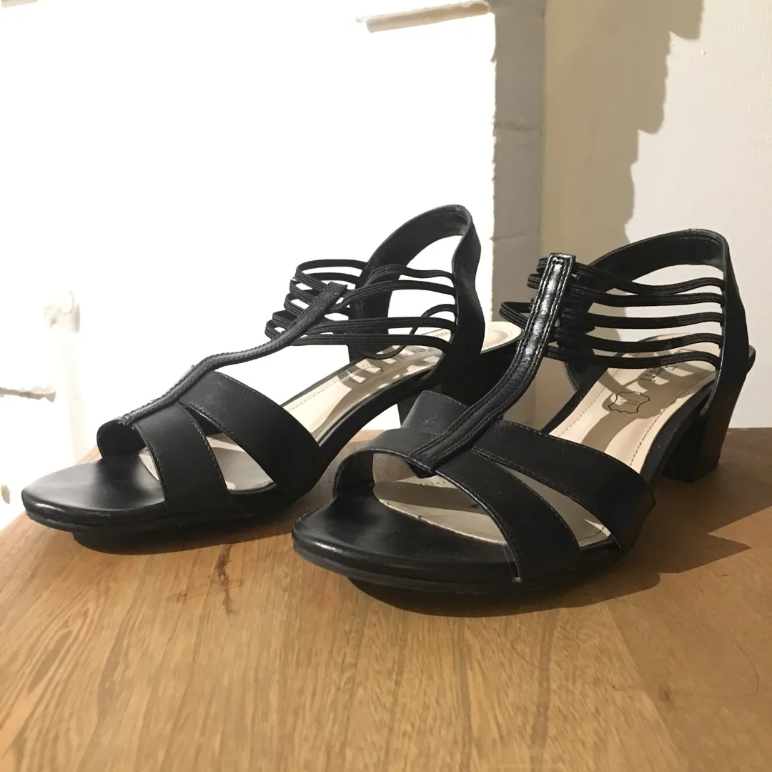 Like-new Black Strappy Sandals With Heel photo 1