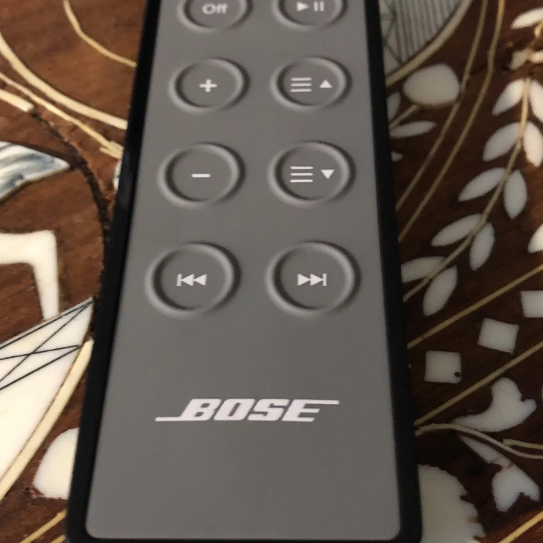 Bose Remote photo 1