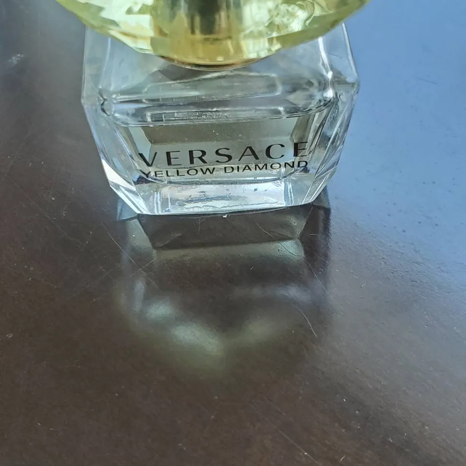 Versace - Yellow Diamond Mini & Blossom Roll-On  Perfume Oil photo 3