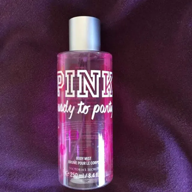 PINK Ready To Party Body Mist photo 1