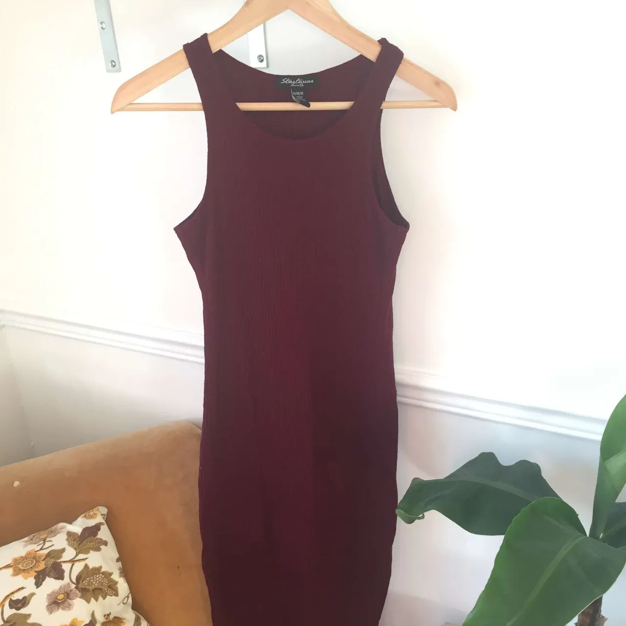 Burgundy dress - Medium photo 1