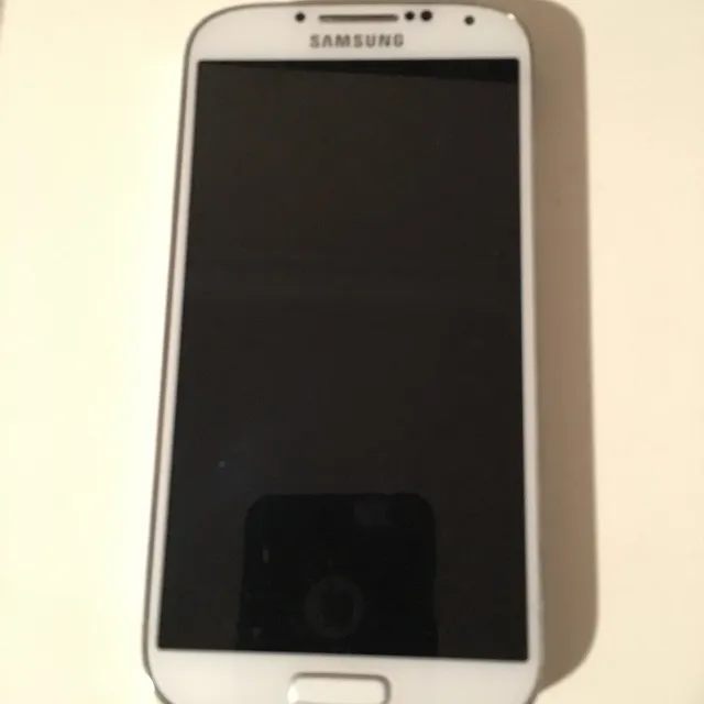 Samsung Galaxy S4 photo 1