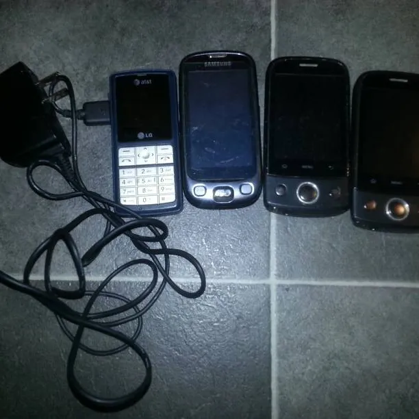I Keep Finding Old Cell Phones photo 3
