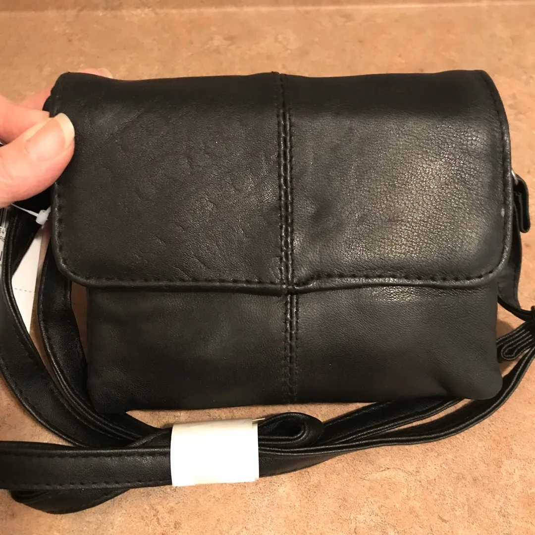 Smallish Black Leather Crossbody Bag Bnwt photo 8
