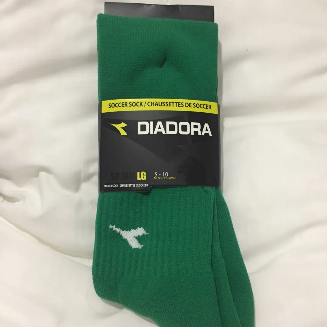 BNIB Pair of green soccer socks photo 1