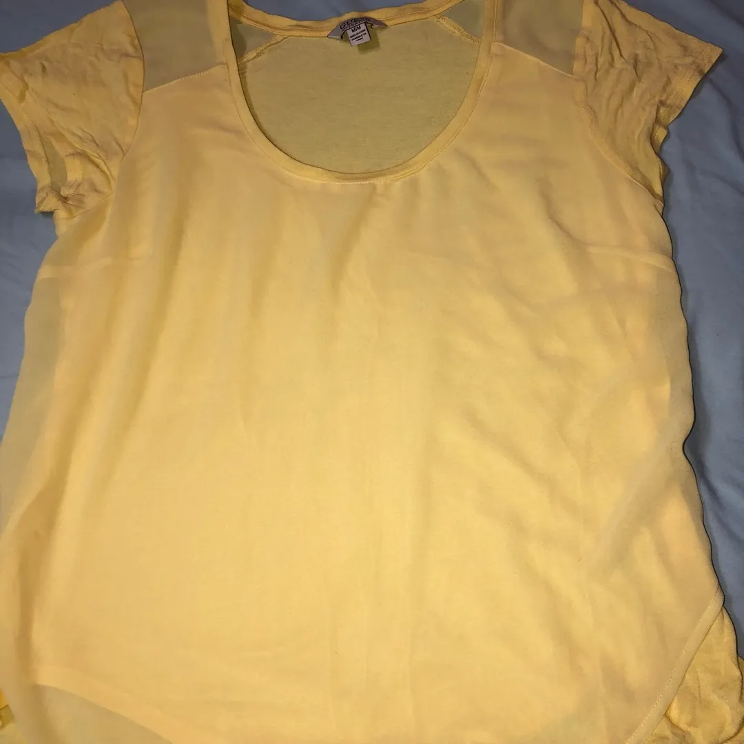 Yellow Guess Top photo 3