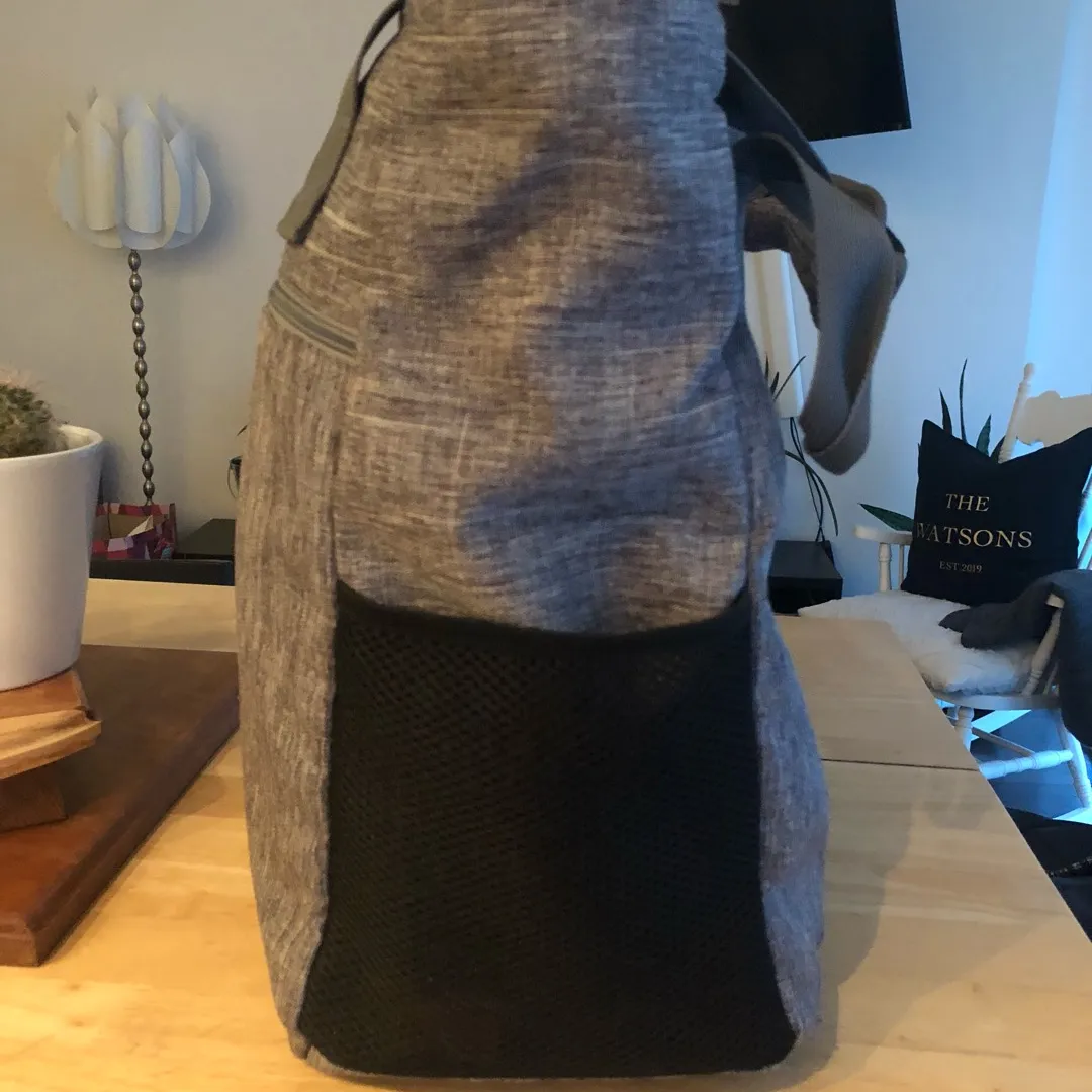 EUC HYBA Tote Bag That Transforms Into A Backpack 🤯 photo 5