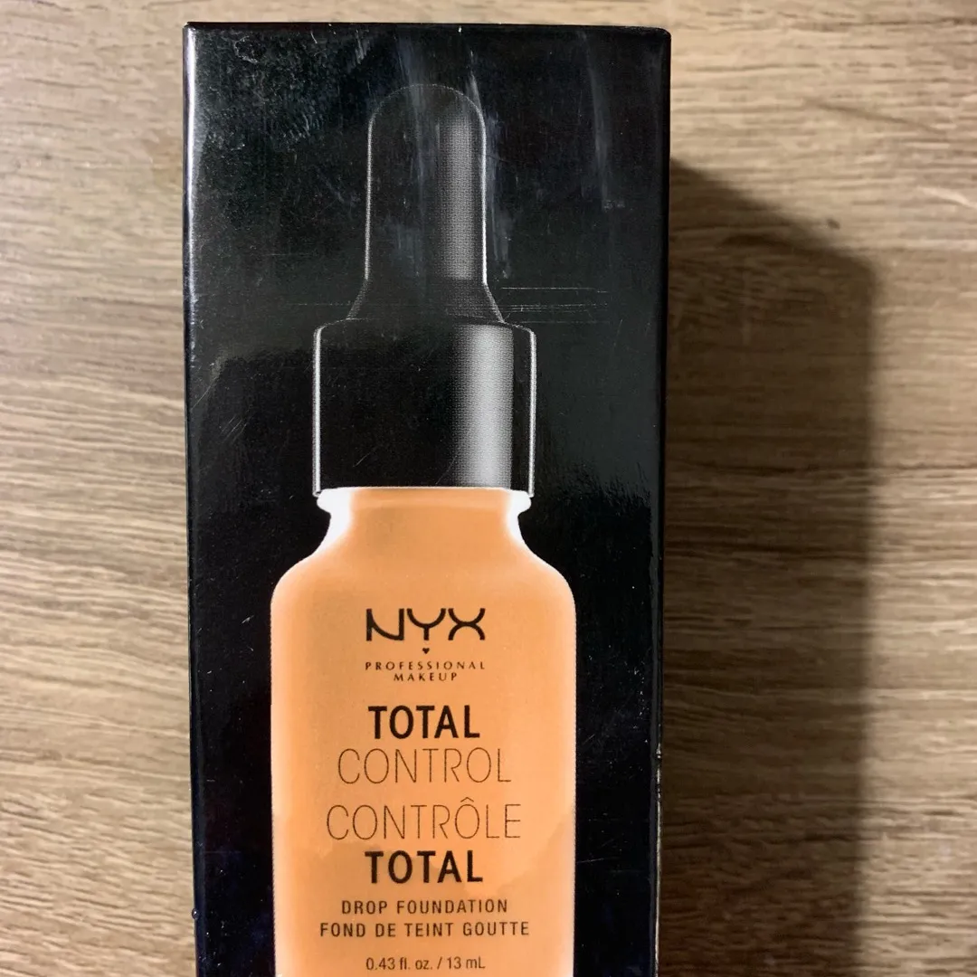 NYX Total Control Drop Foundation in TCDF15 Caramel photo 1