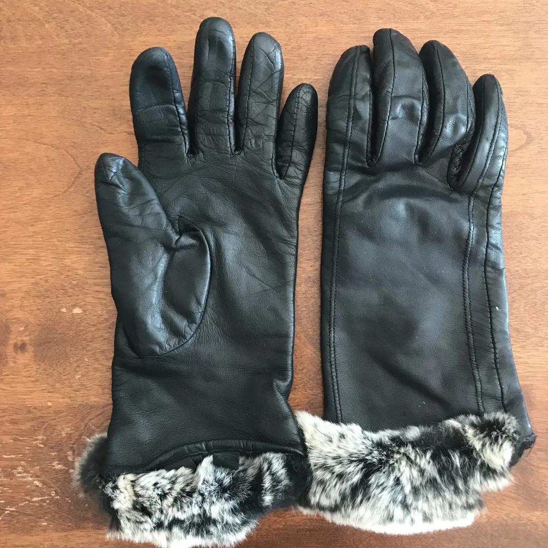 🆓 Leather Gloves - Used Condition photo 1