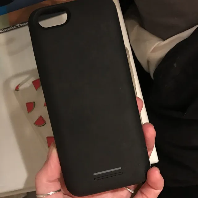 iPhone 6 Charging Case photo 1