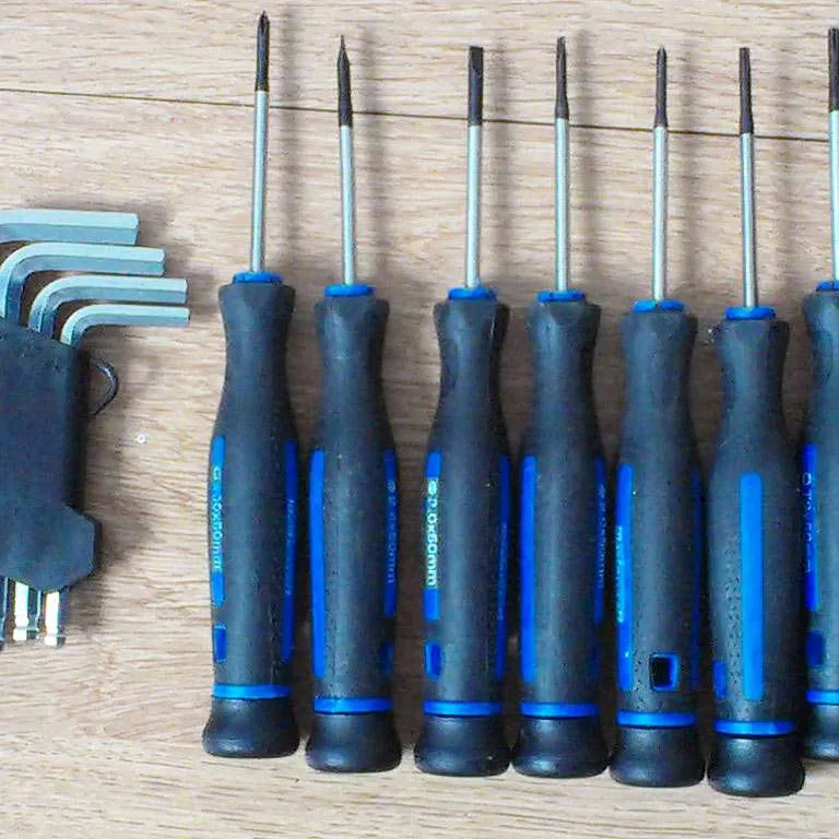 New small screwdriver set. photo 1