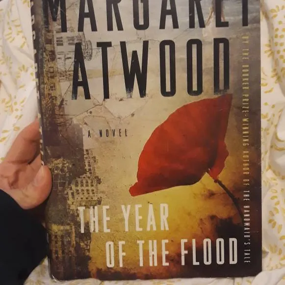 book: the year of the flood by margaret atwood photo 1