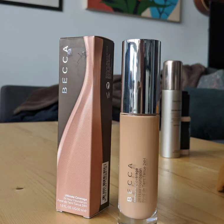 Becca Ultimate Coverage Concealer photo 1