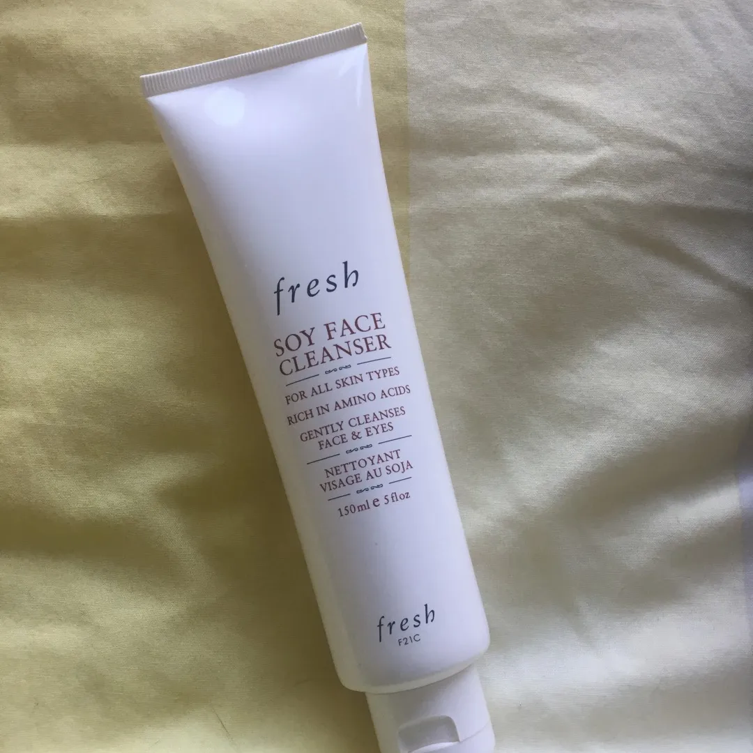 Fresh Soy Face Cleanser photo 1