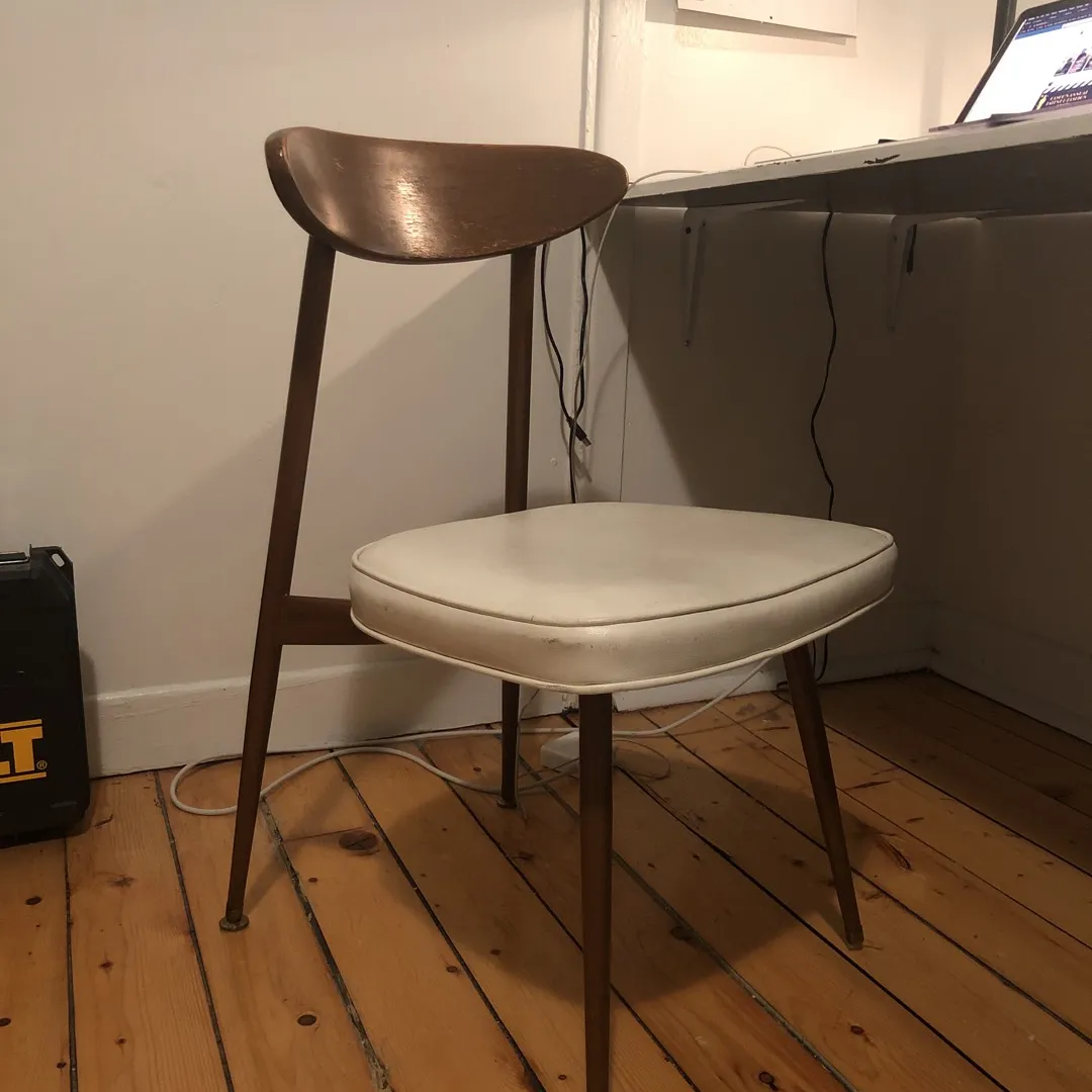 Mid Century Modern Chair photo 1
