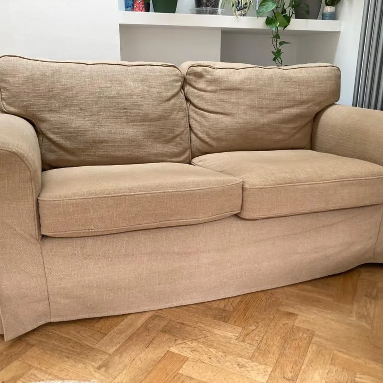 Beige Sofa In Great Condition photo 5