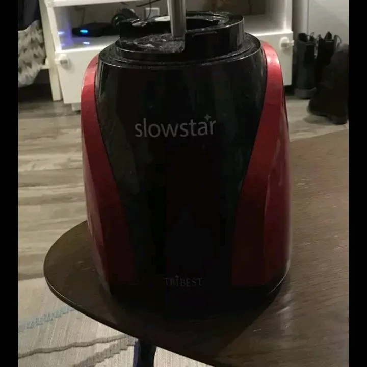 Slowstar Cold Pressed Juicer photo 1