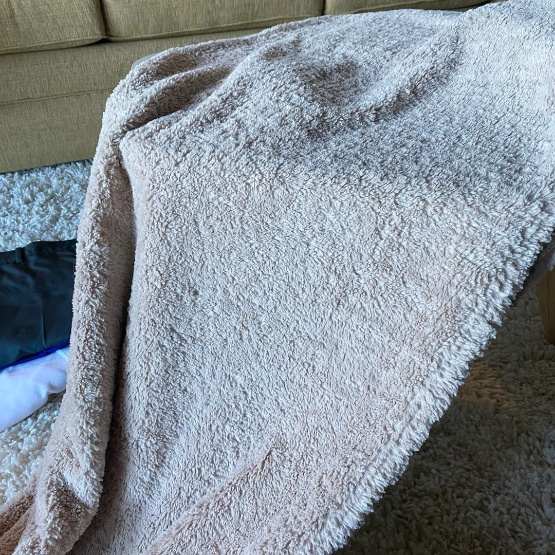 Pale Pink Throw Blankets photo 1
