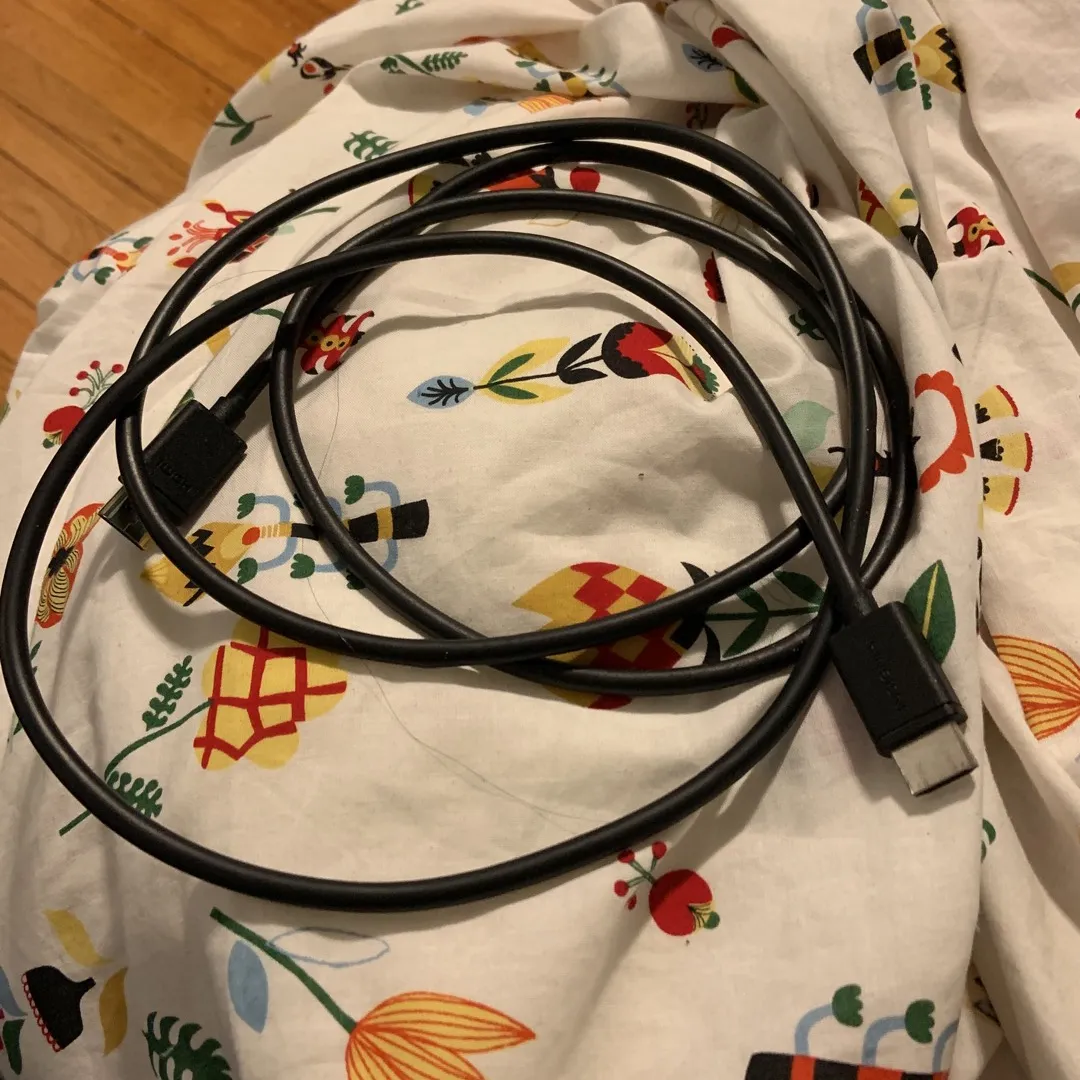 6 ft HDMI cable photo 1