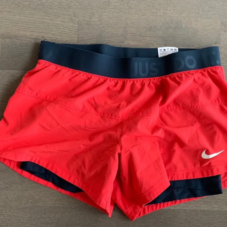 Nike Shorts (size Small) photo 1