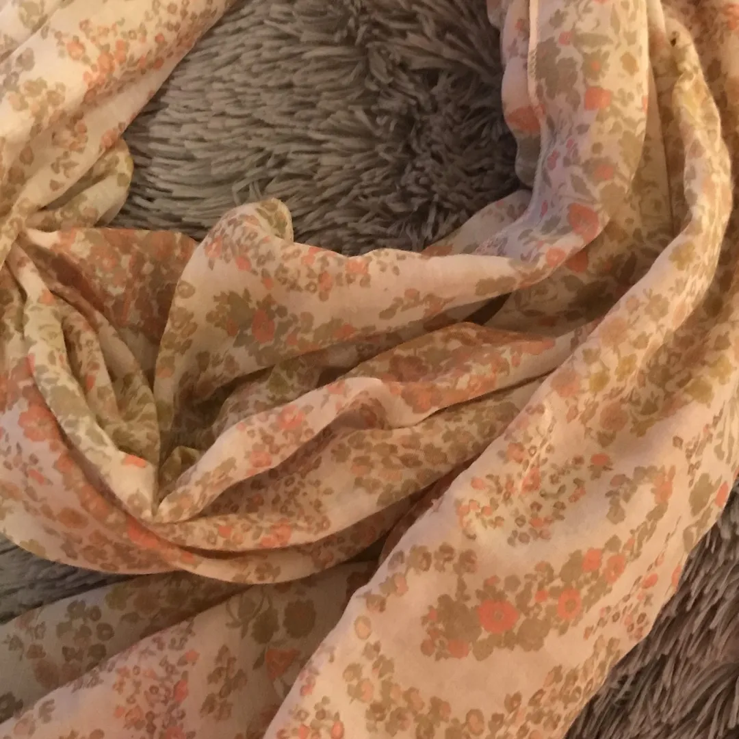 h&m pink floral scarf photo 3