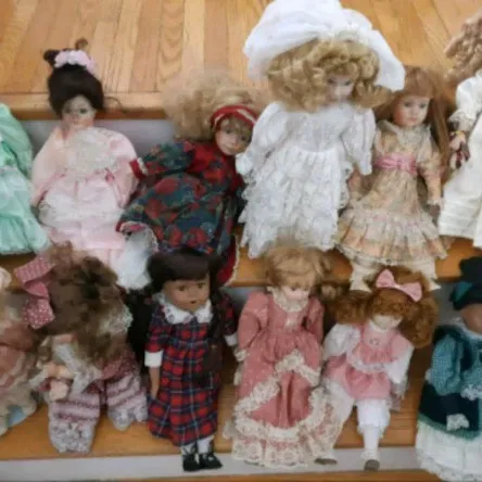 Full Box Of Porcelain Dolls photo 1