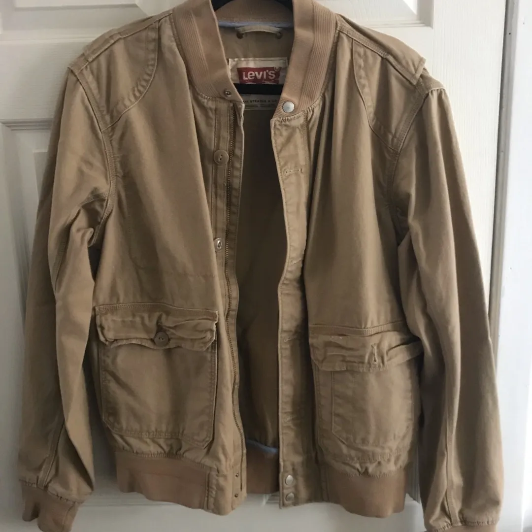 Levi’s Jacket In Beige Size Medium photo 1