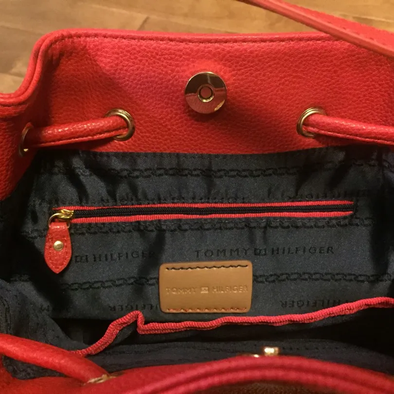 Tommy Hilfiger Red Purse photo 3