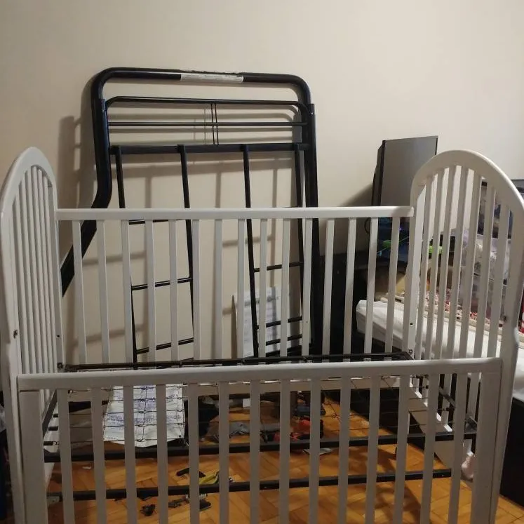 Baby Crib photo 3