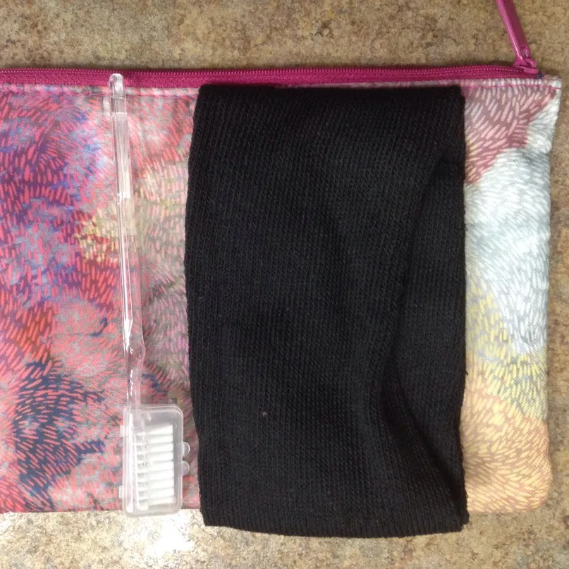 Make up / travel pouch photo 4