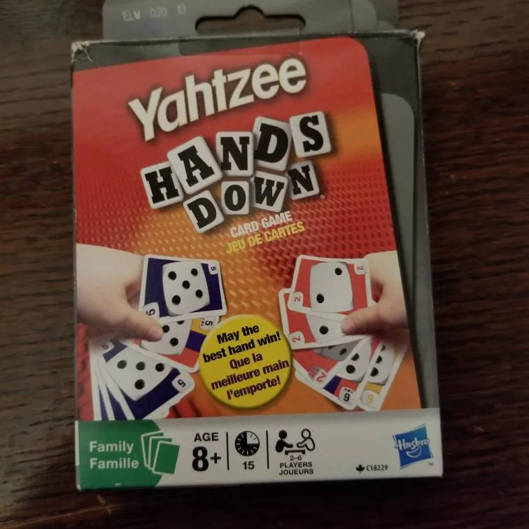 Yahtzee Hands Down Card Game photo 1