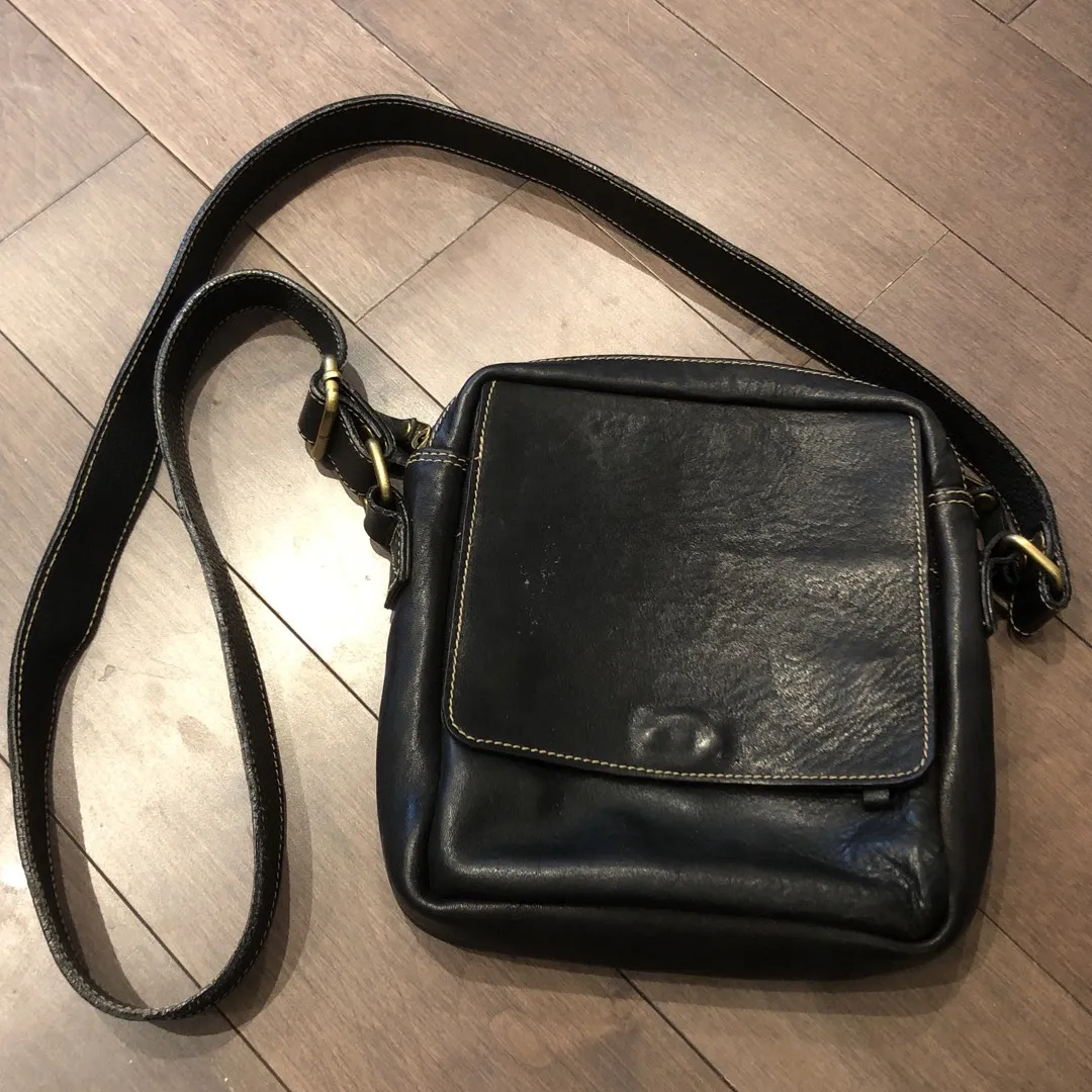 Black Leather Shoulder Bag photo 1