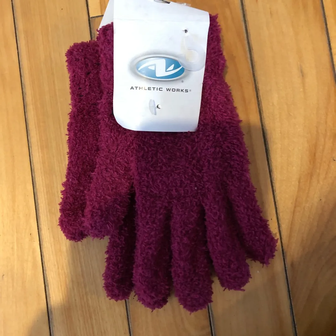Brand New Fuzzy Gloves photo 1