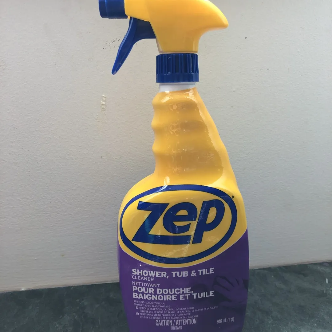 Never Used Bathroom Cleaner Spray photo 1