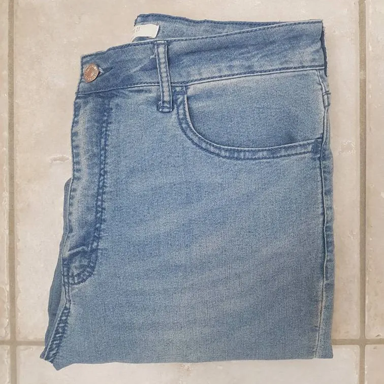 Forever 21 High Rise Jeans. Size 28 photo 1