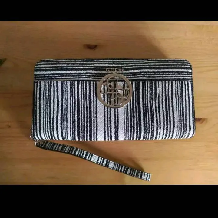 Black And White Guess Wallet photo 1