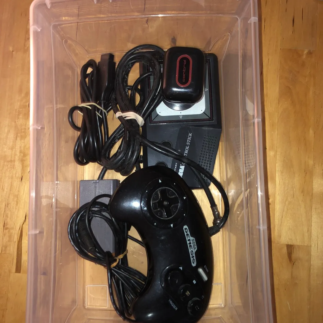 Sega Genesis With Two Controllers photo 3