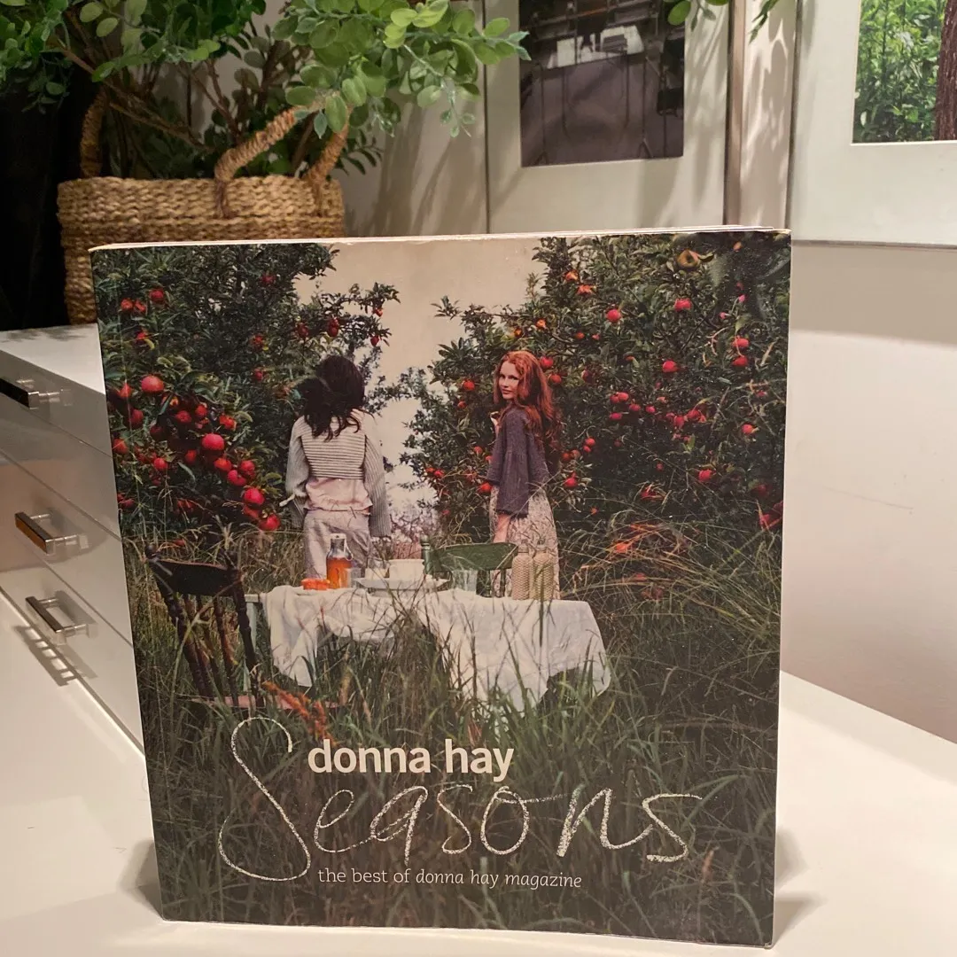 Donna Hay Seasons Cookbook photo 1