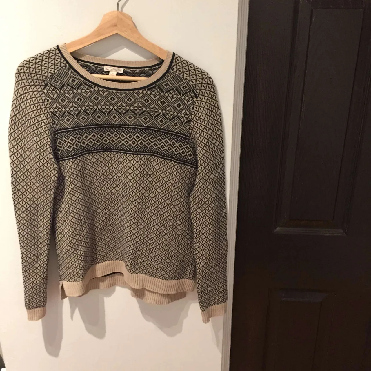 Gap sweater size small photo 1