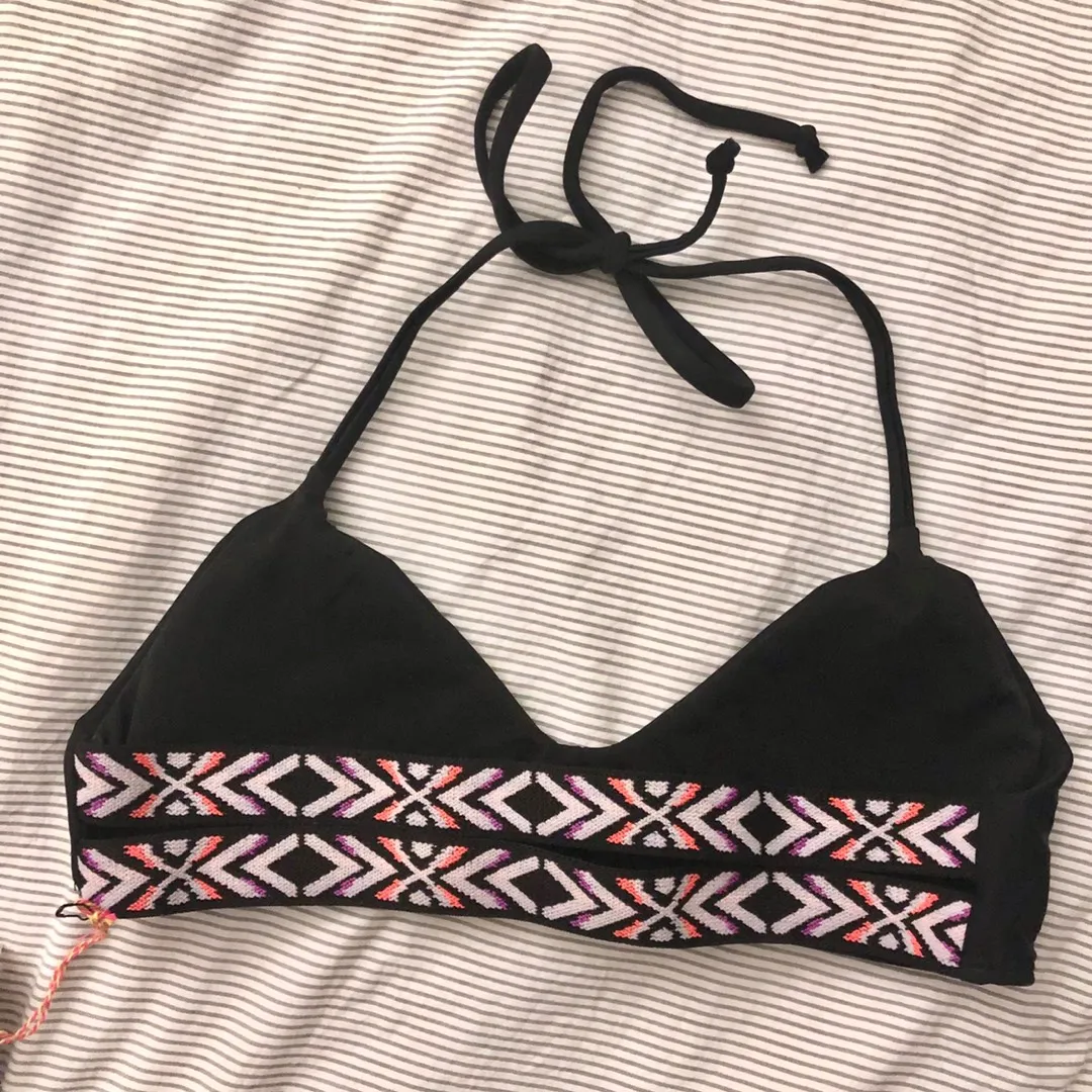 BNWT Black Bikini Top With Knit Back (Size Small) photo 4