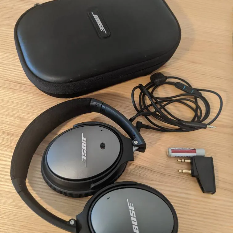 Bose QuietComfort 25 Noise Cancelling Headphones photo 1