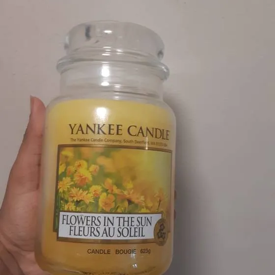 Yankee Candle Flowers In the Sun 623g photo 1